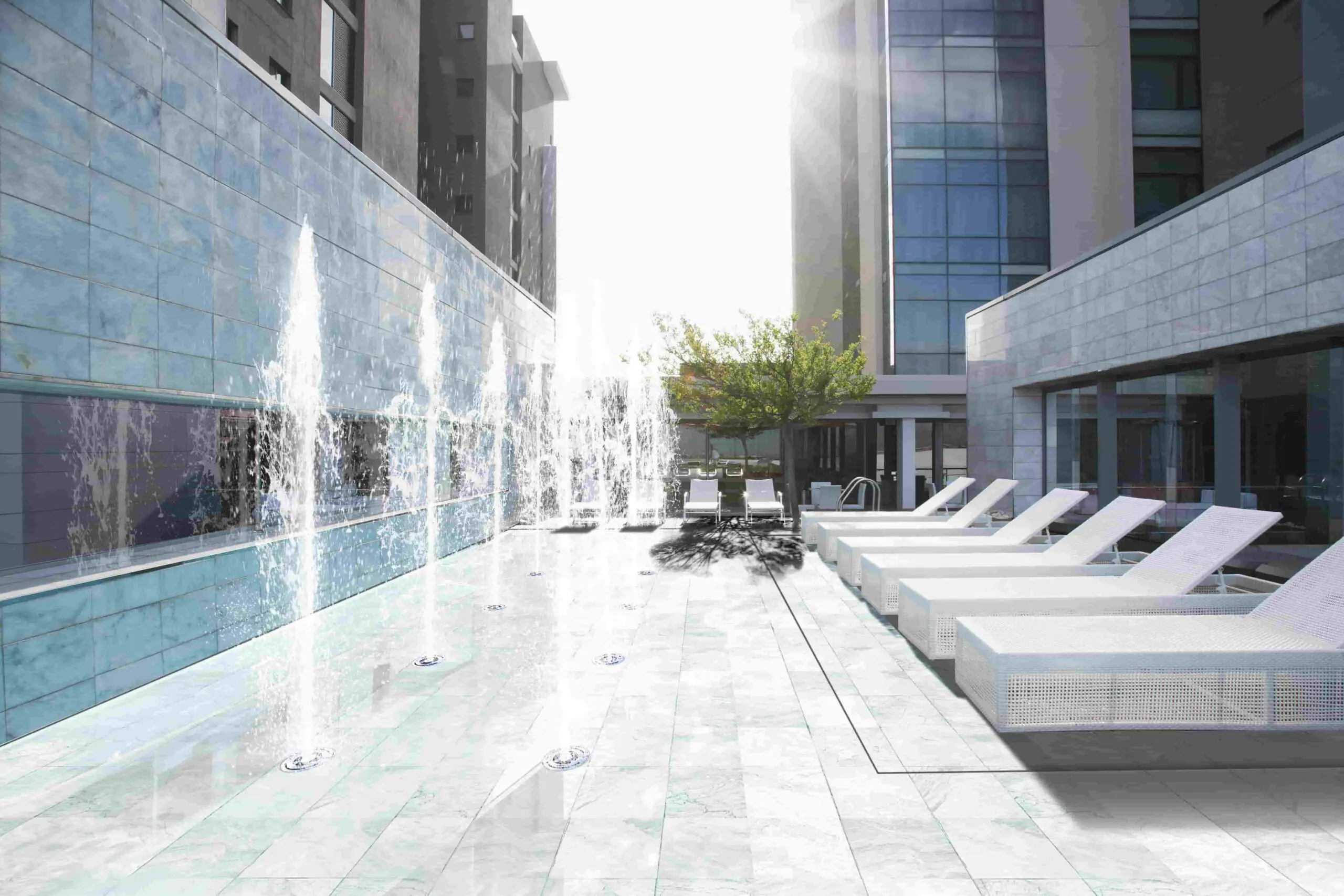 Piscina terra moIEbil i dry deck fountain tapat scaled 1