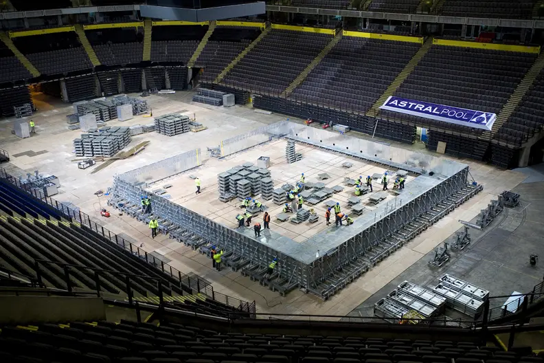 Choosing a temporary swimming pool: A modern solution to traditional concrete pools 3 2008 FINA World Swimming Championships 25m Manchester supporting construction 5 2
